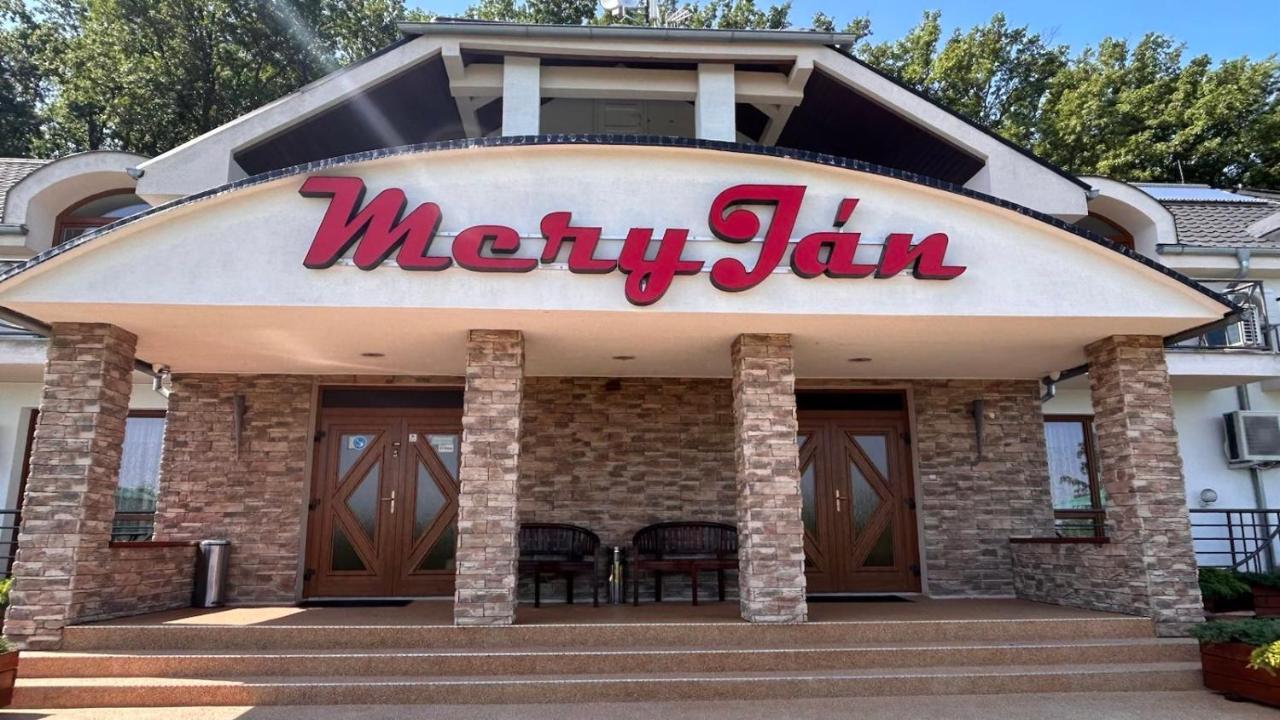 Mery Jan Podhajska Exterior photo